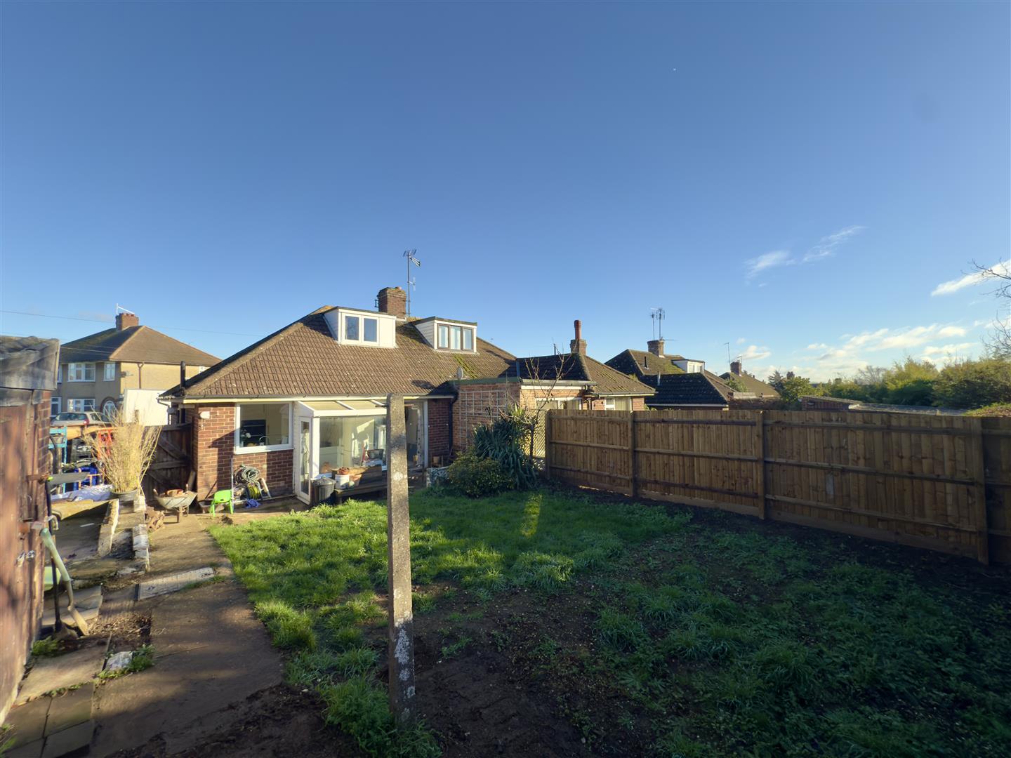 The Scarplands, Duston