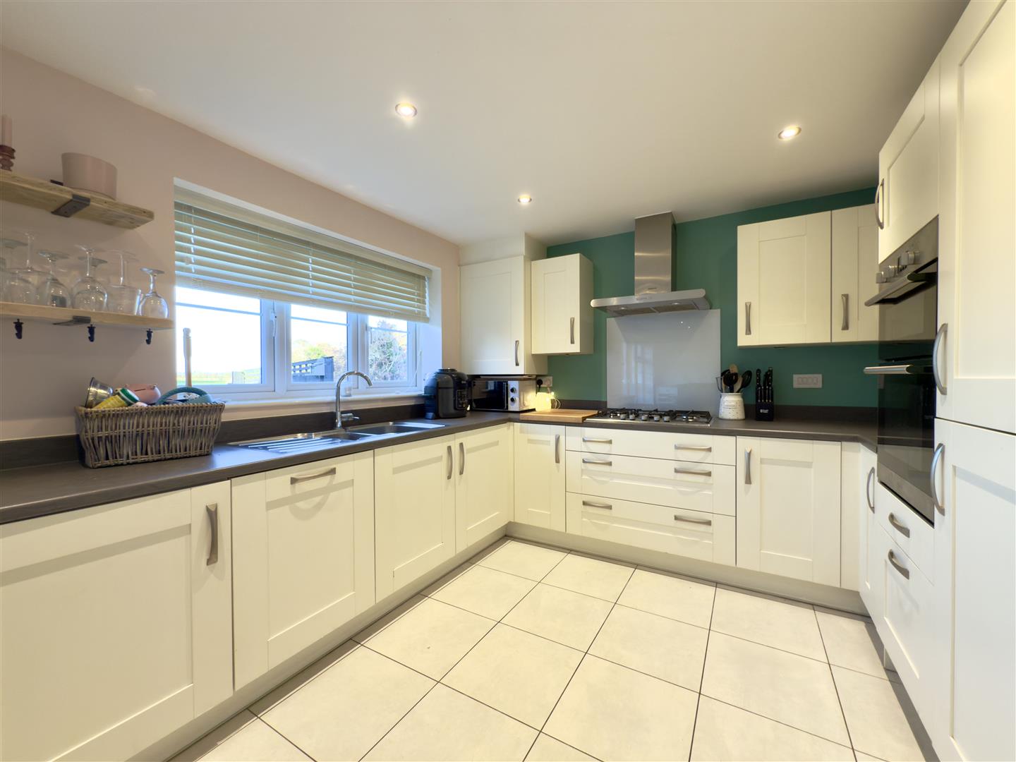 Larbourne Park Road, Flore