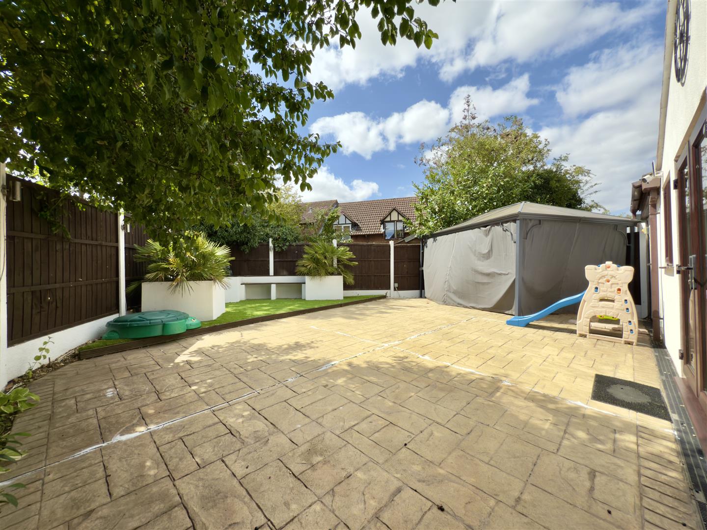 Limoges Court, Duston