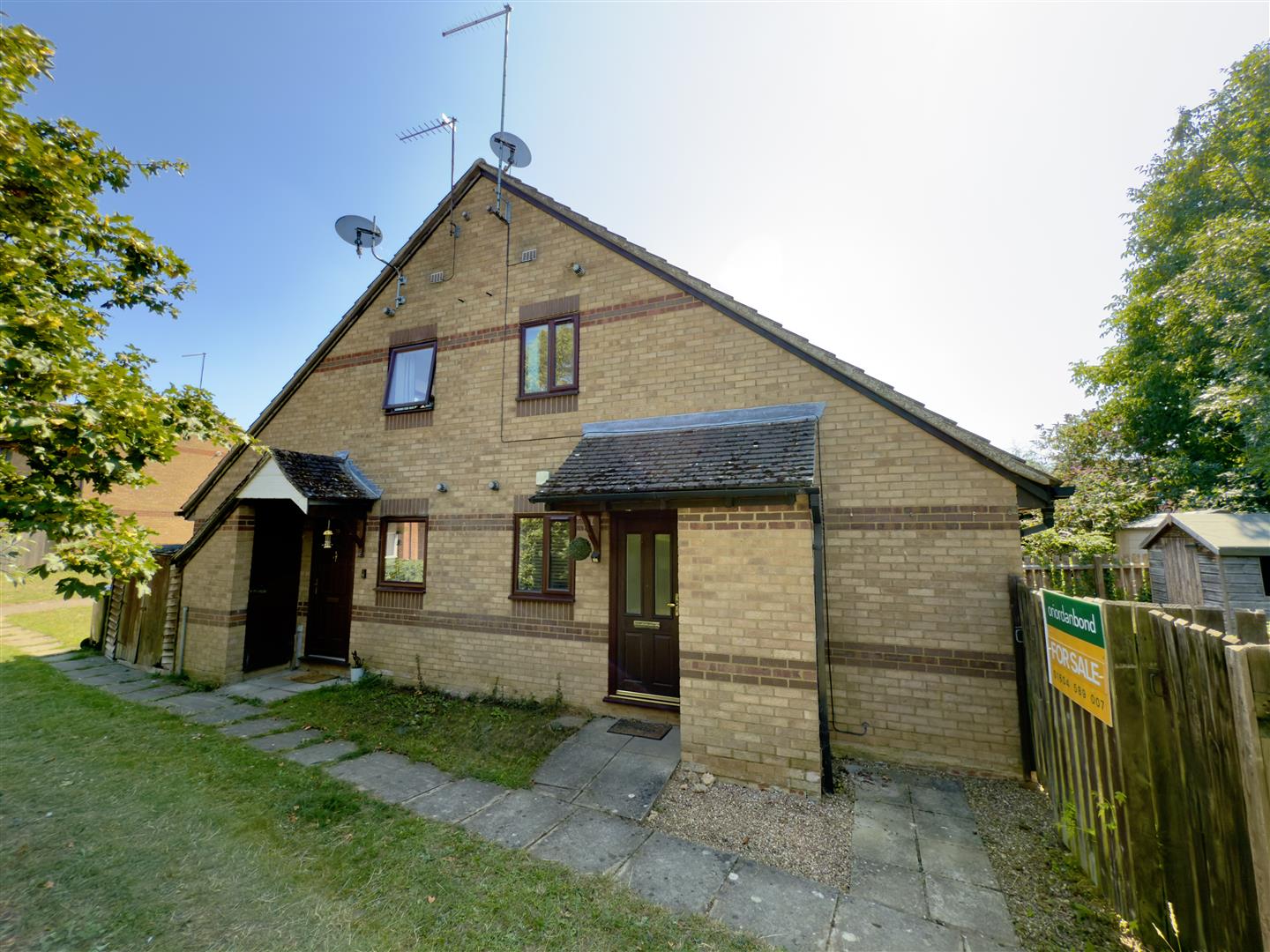 Beaune Close, Duston