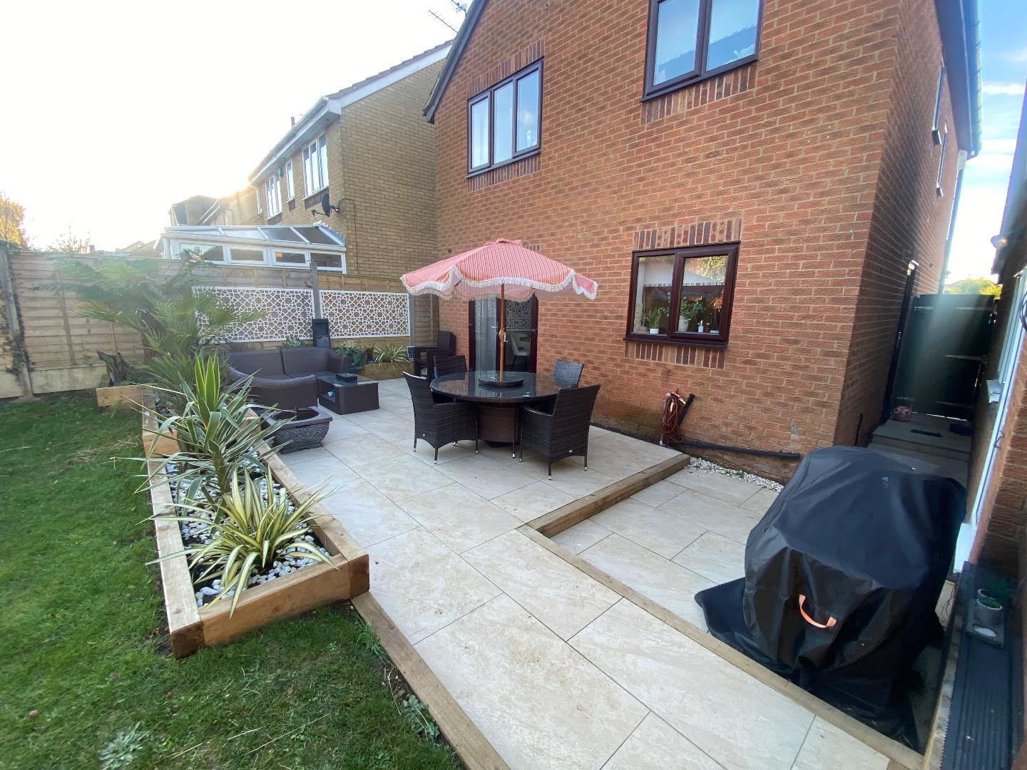 Excelsior Gardens, Duston