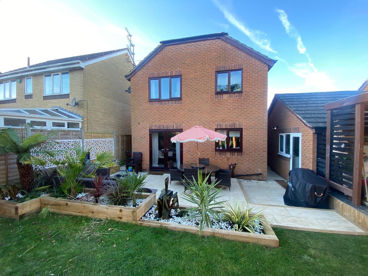 Excelsior Gardens, Duston