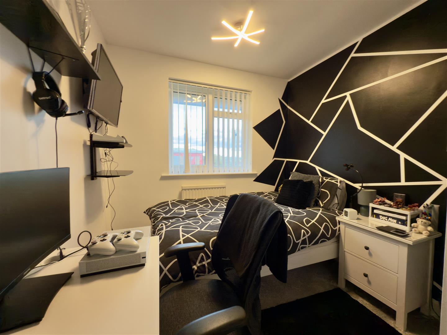 Harlestone Road, Duston