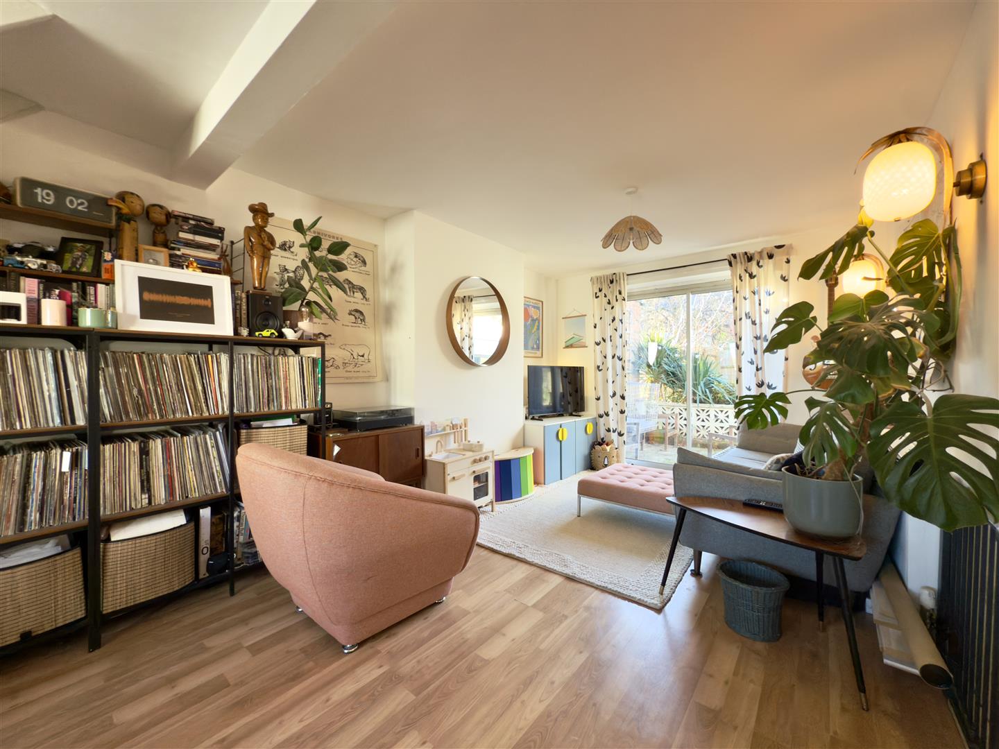 The Scarplands, Duston