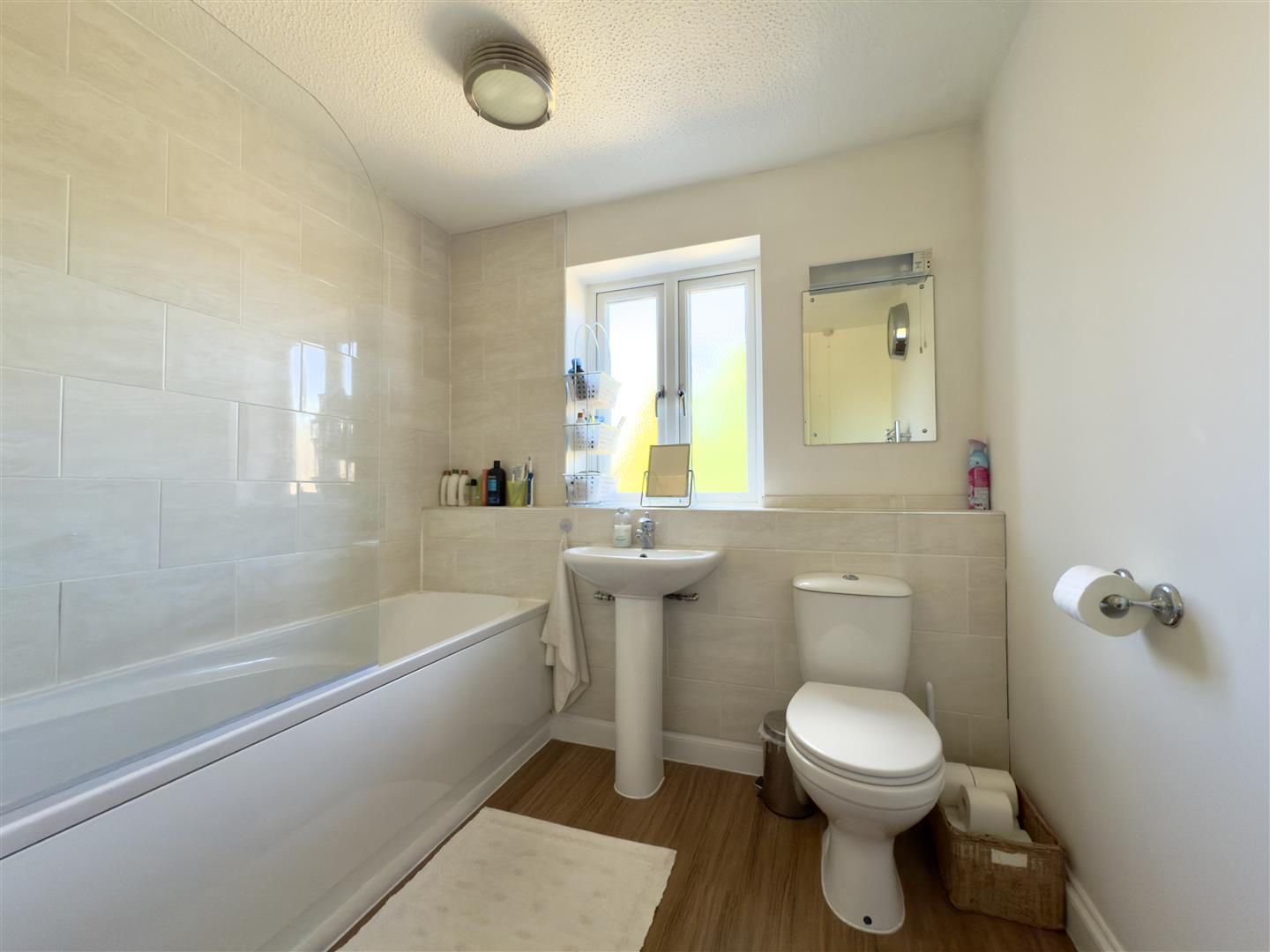 Macon Close, Duston