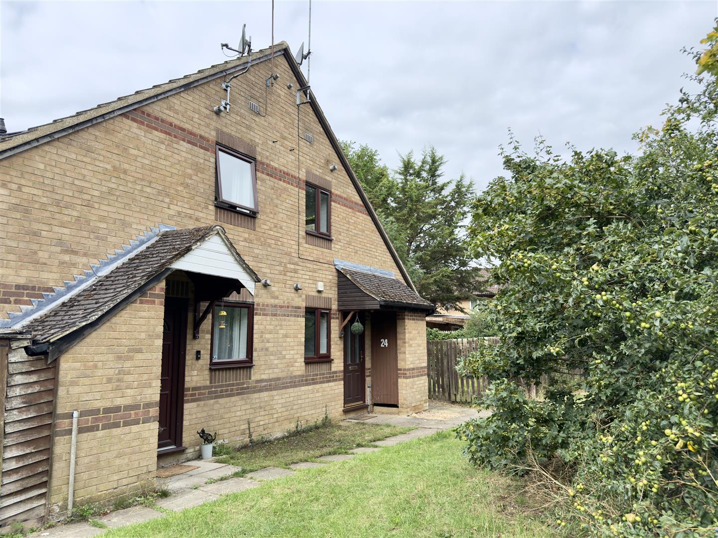 Beaune Close, Duston