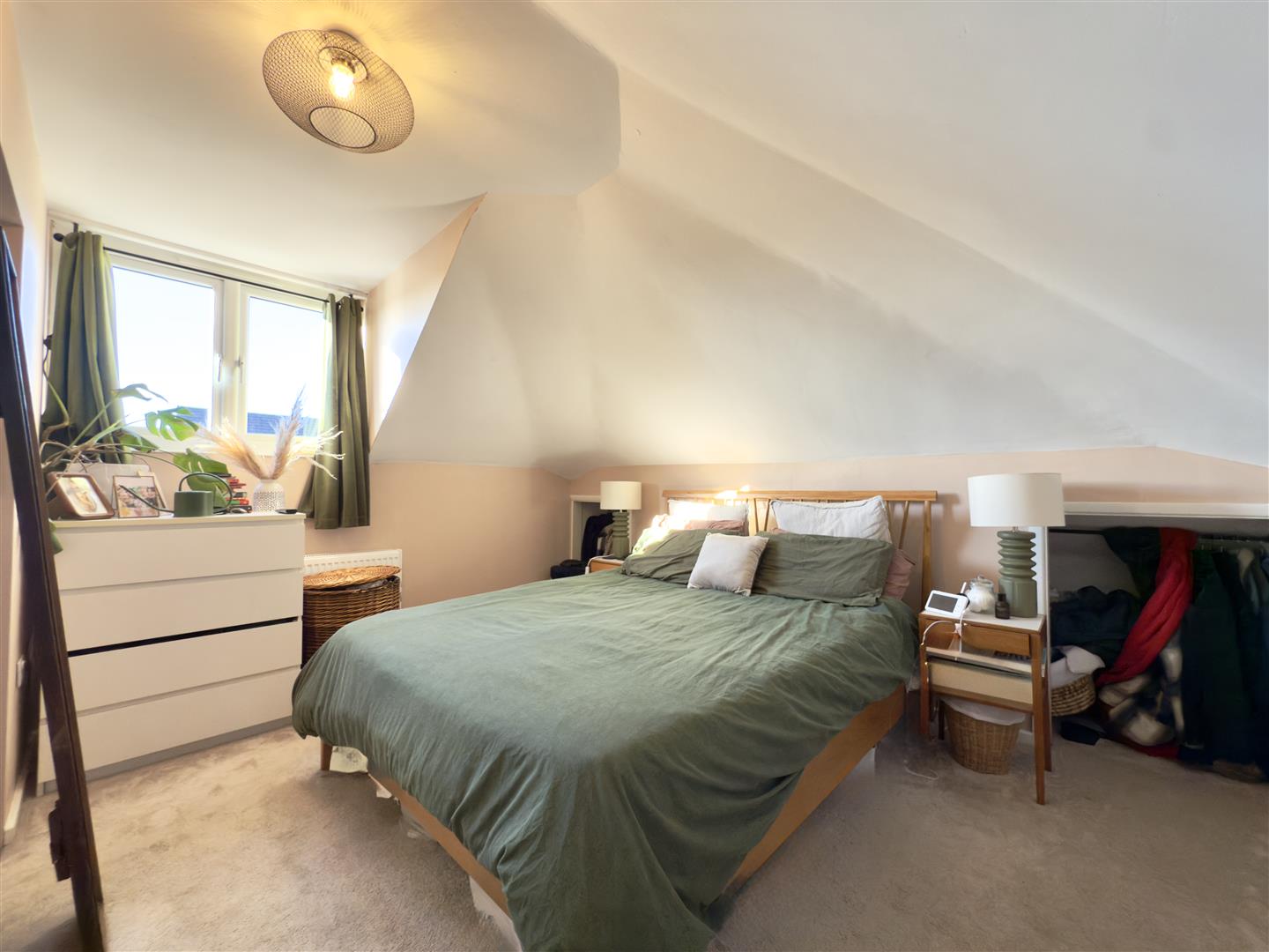 The Scarplands, Duston