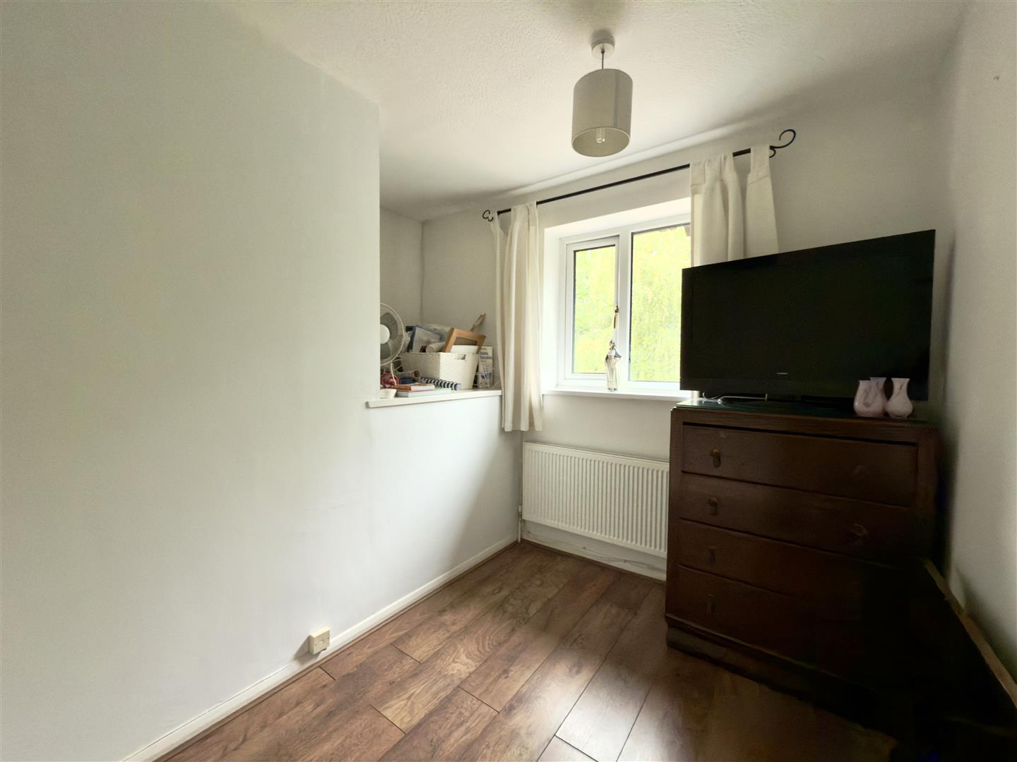 Vienne Close, Duston