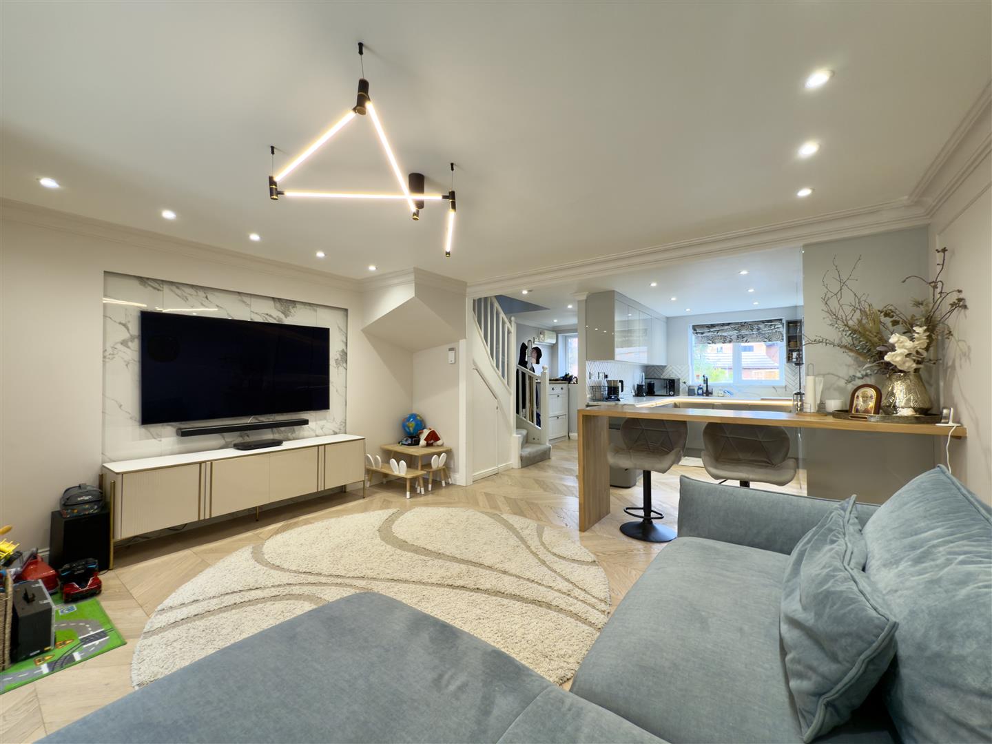 Limoges Court, Duston