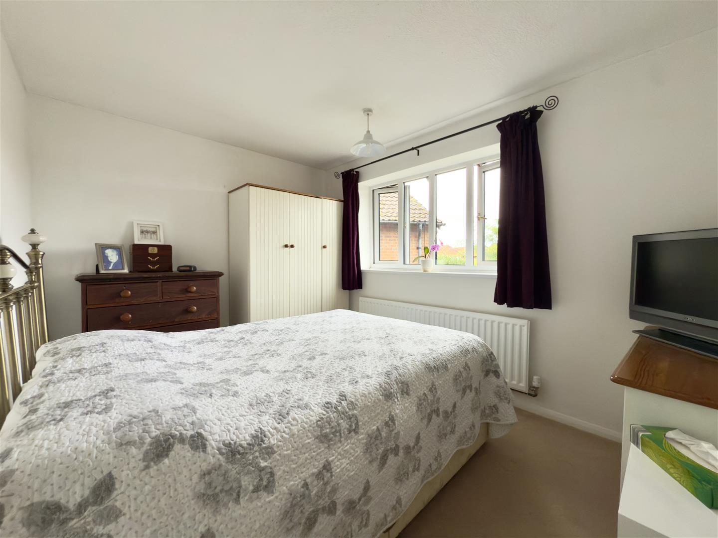 Vienne Close, Duston