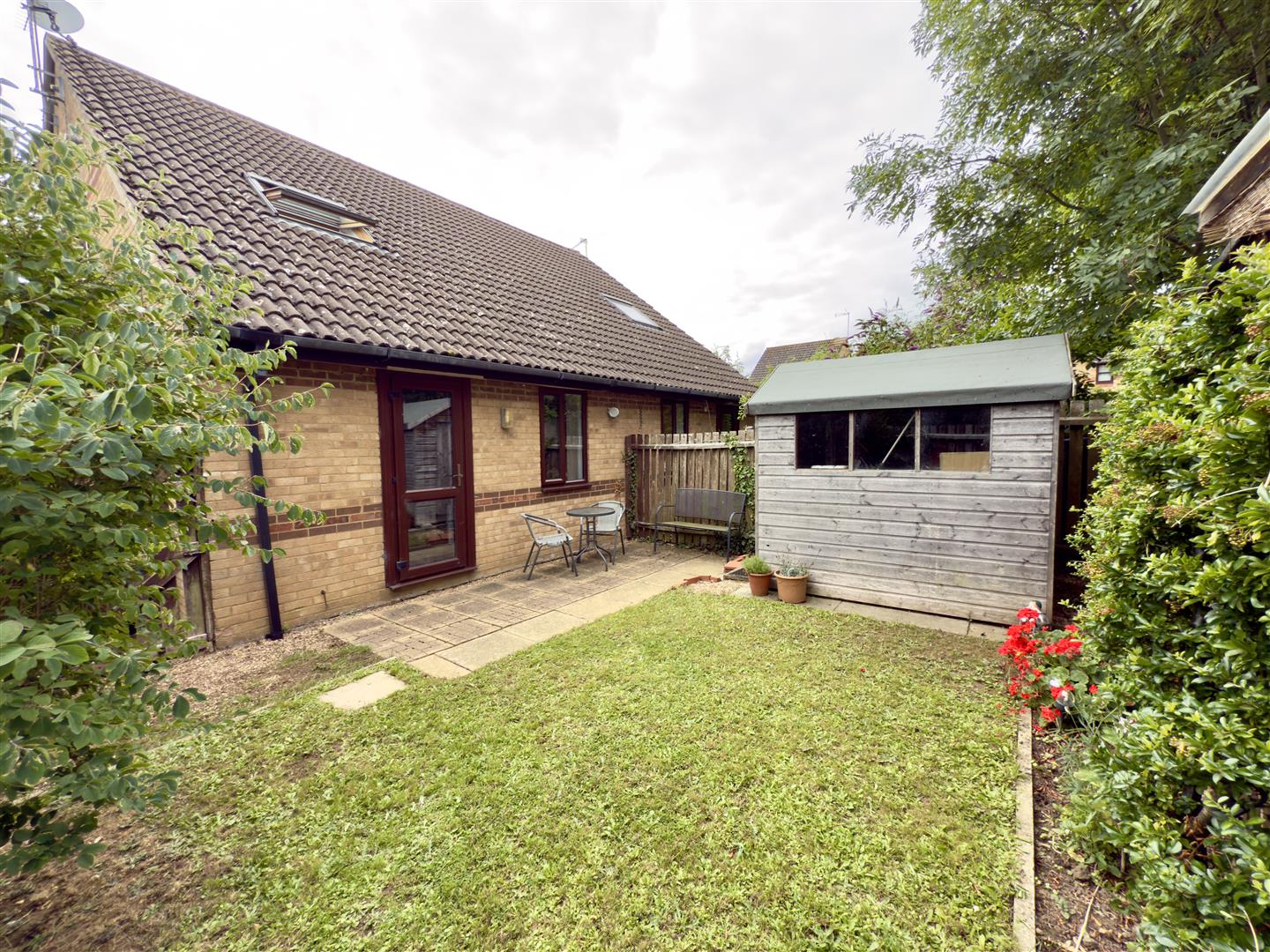 Beaune Close, Duston