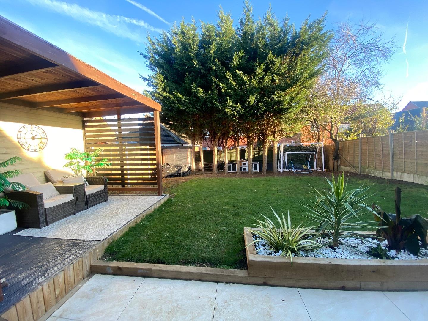 Excelsior Gardens, Duston