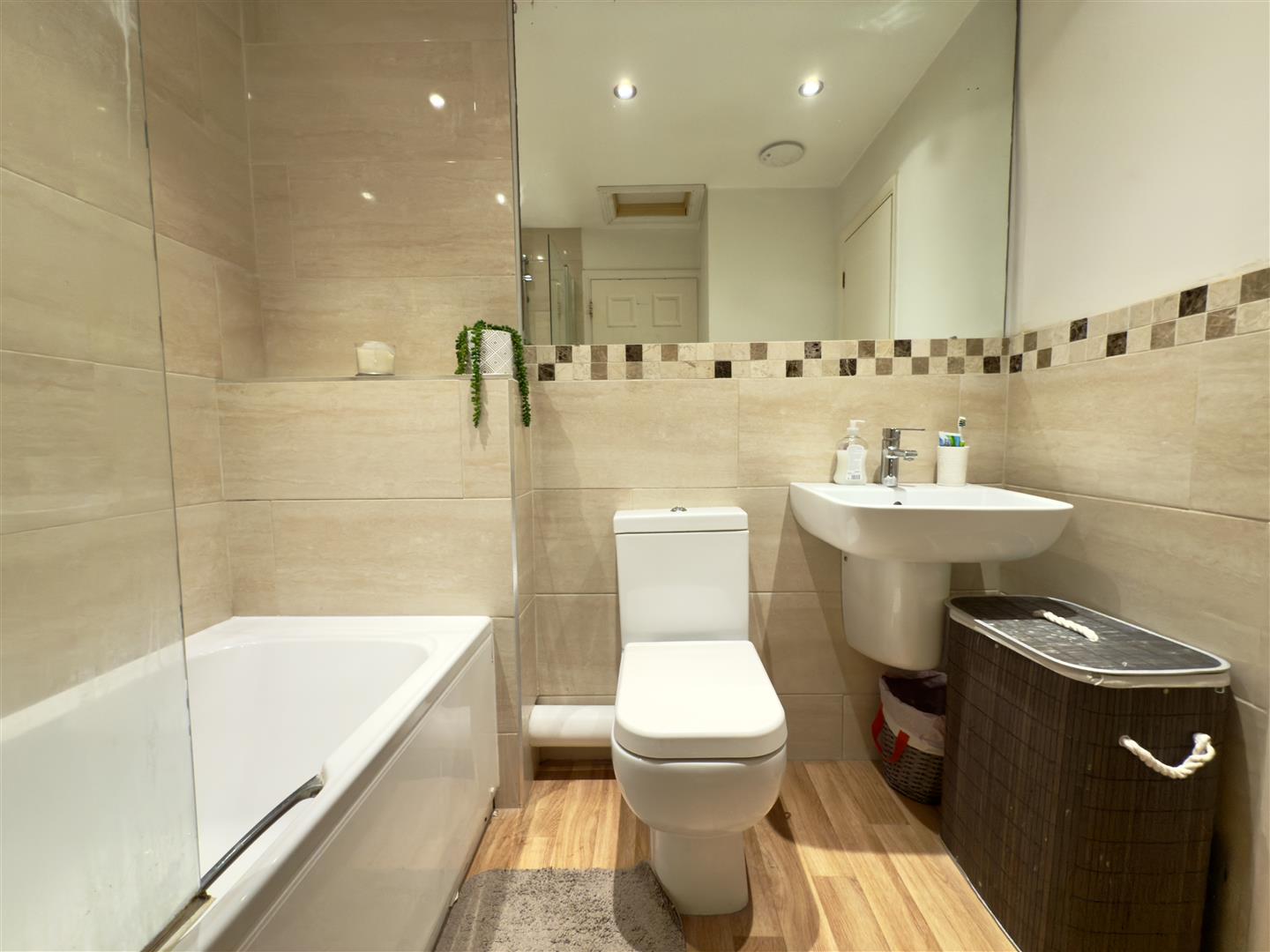 Beaune Close, Duston