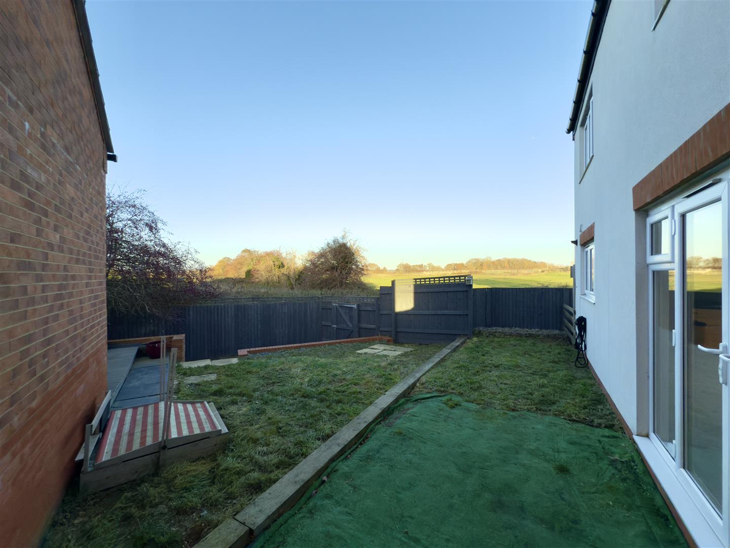 Larbourne Park Road, Flore