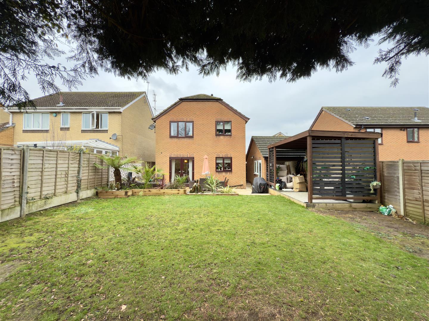 Excelsior Gardens, Duston