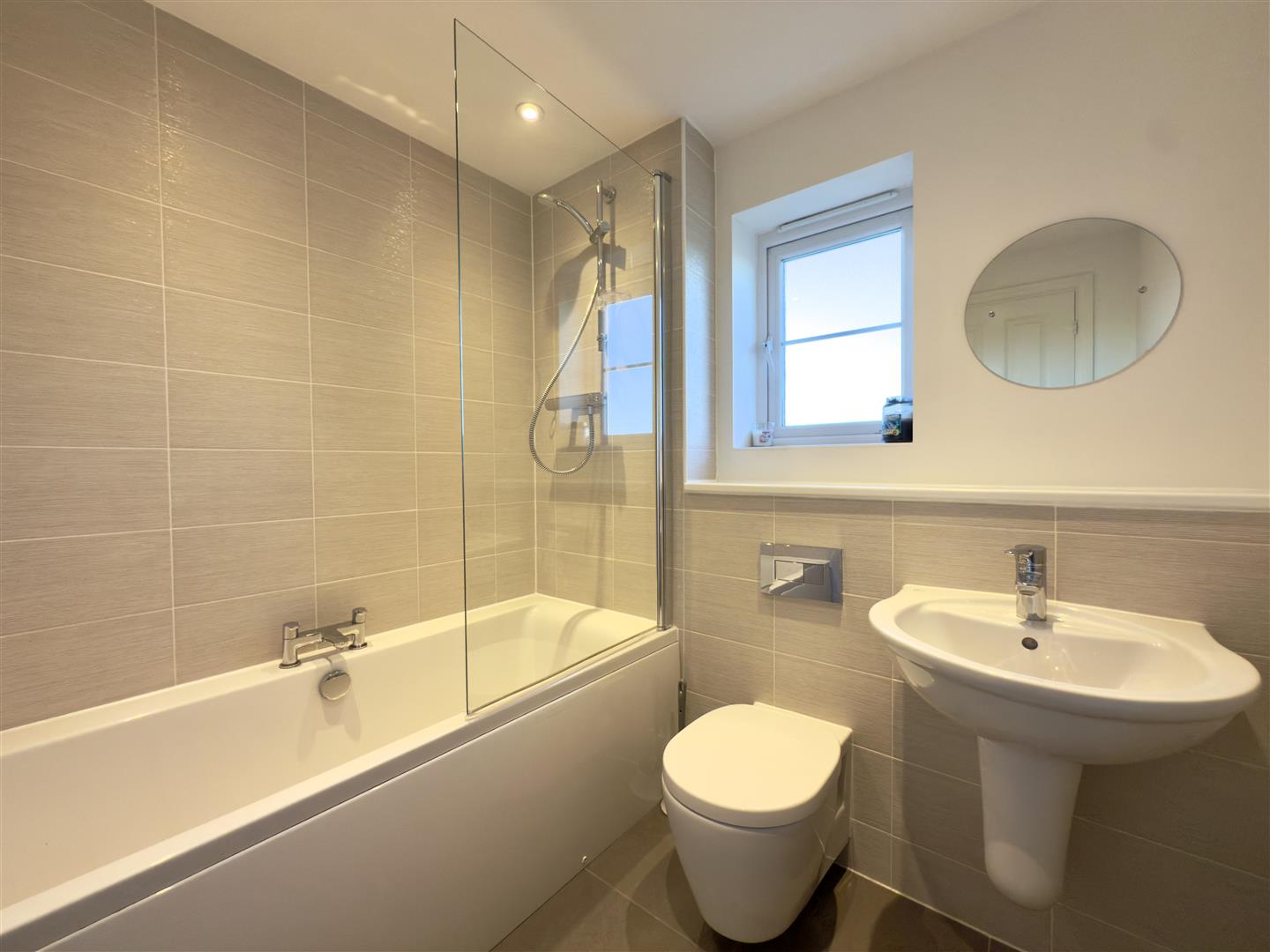 Larbourne Park Road, Flore