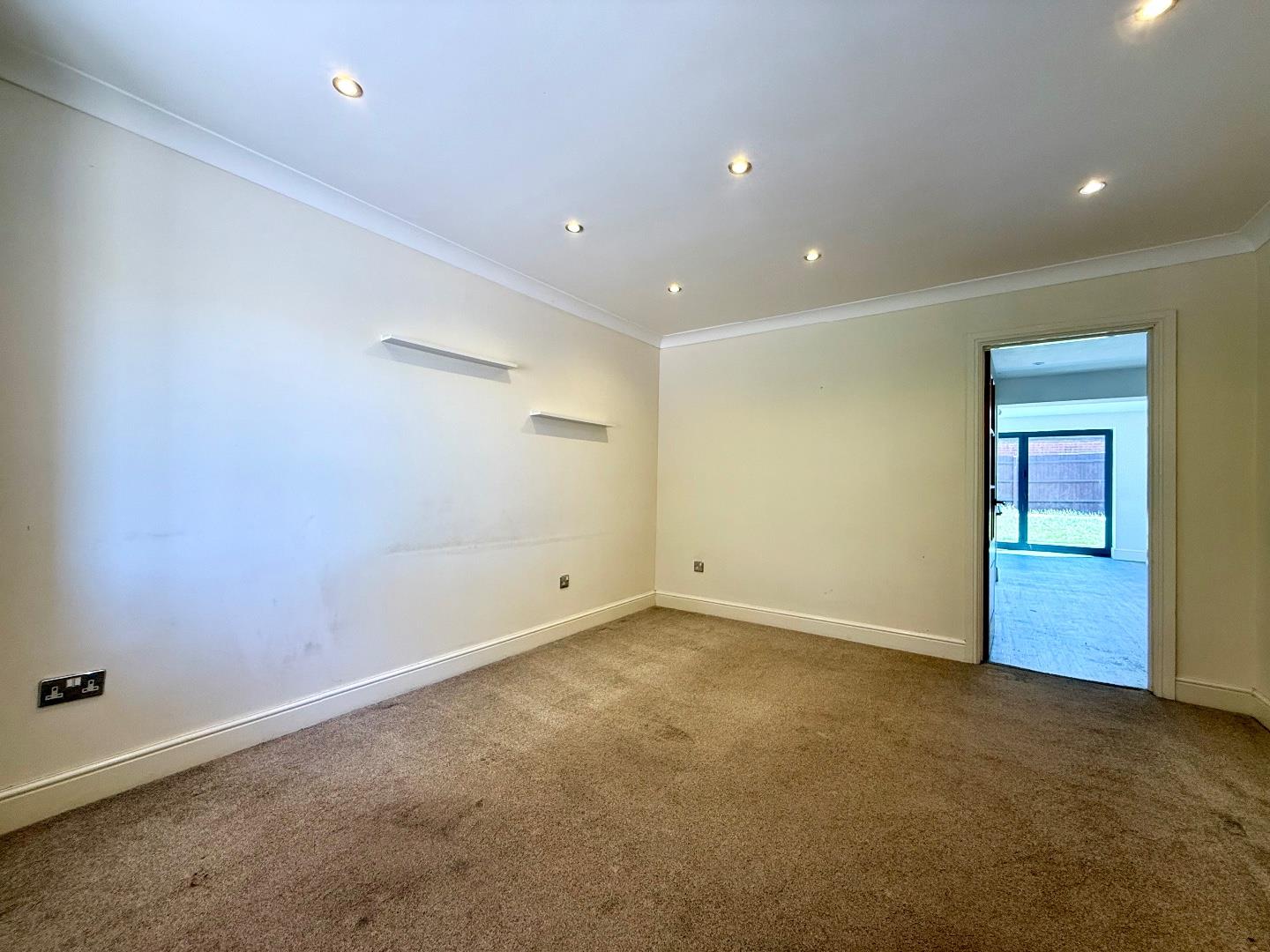 Liberty Drive, Duston