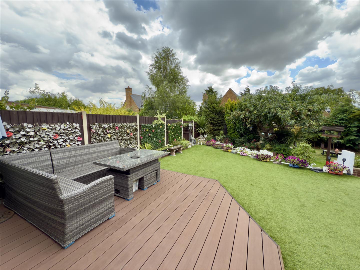 The Scarplands, Duston