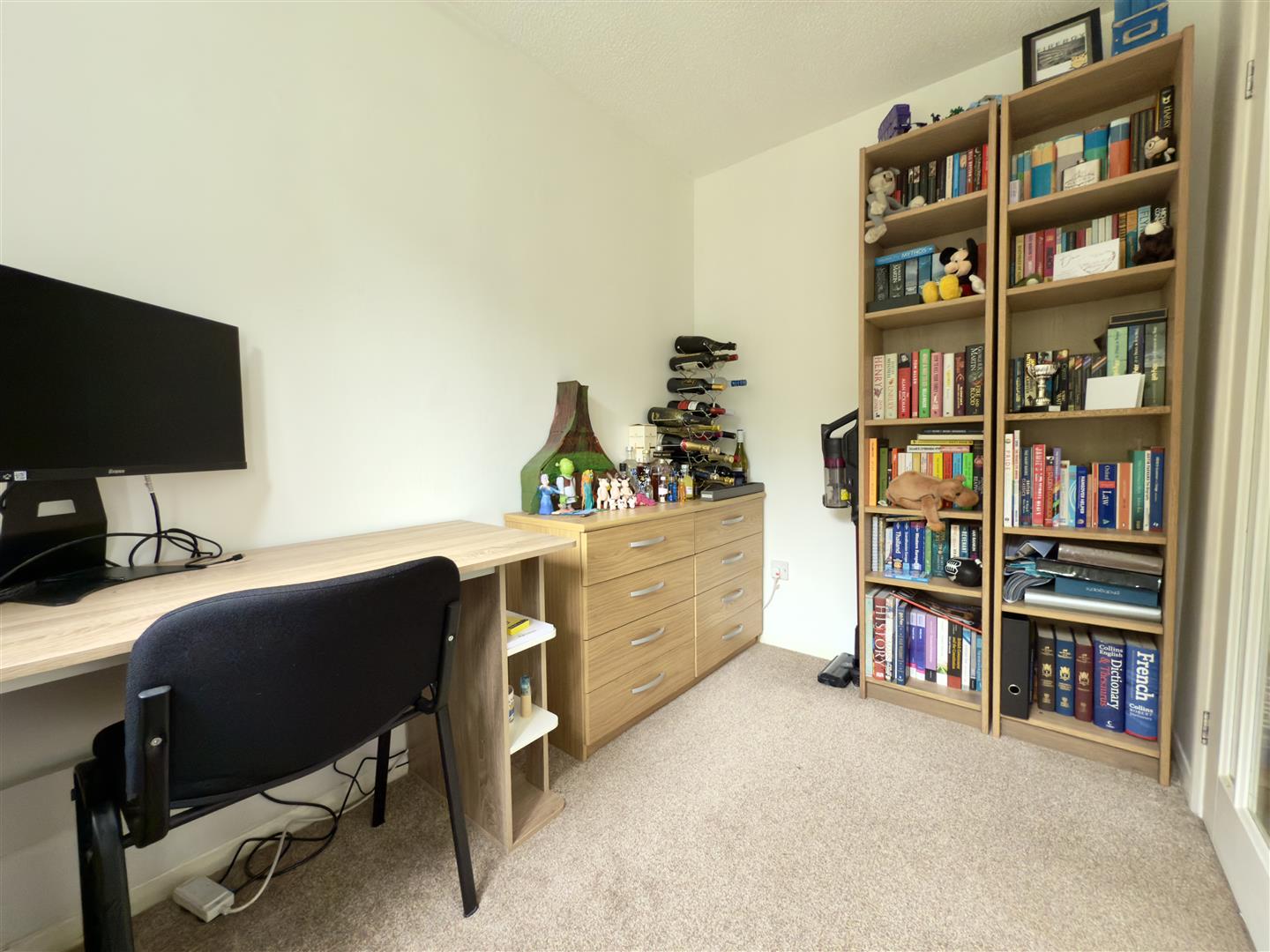 Beaune Close, Duston