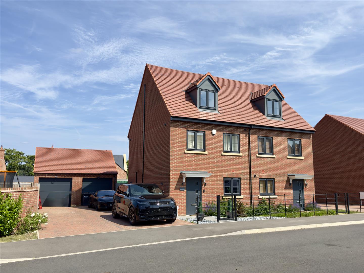 Grand Union Way, Weedon