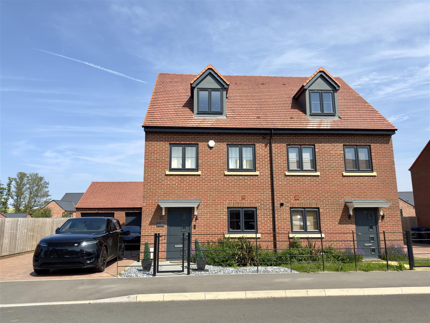 Grand Union Way, Weedon