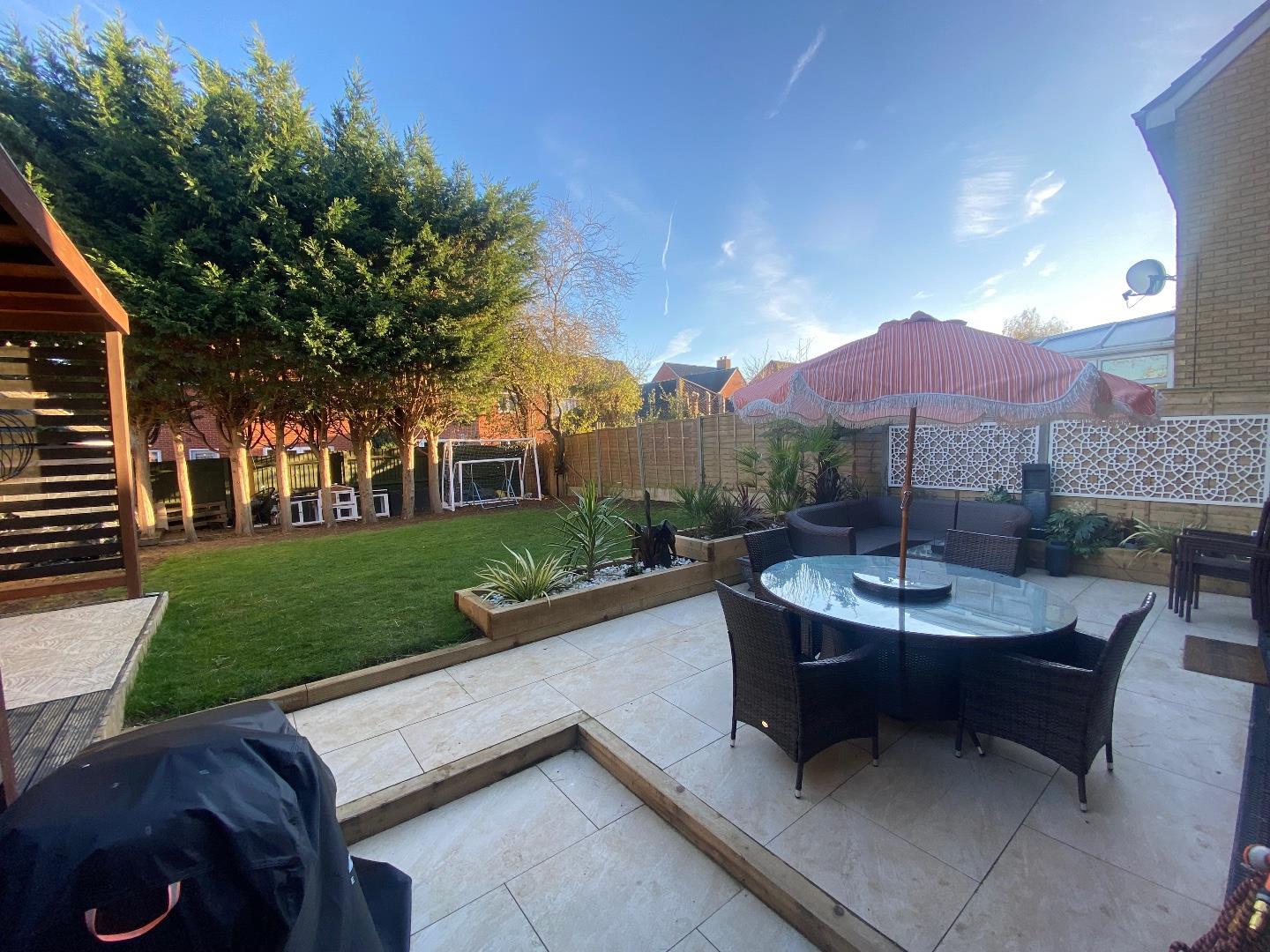 Excelsior Gardens, Duston