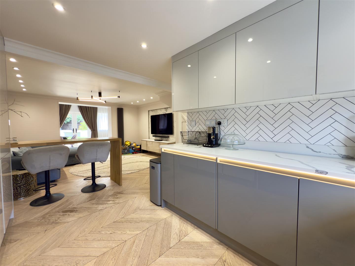 Limoges Court, Duston