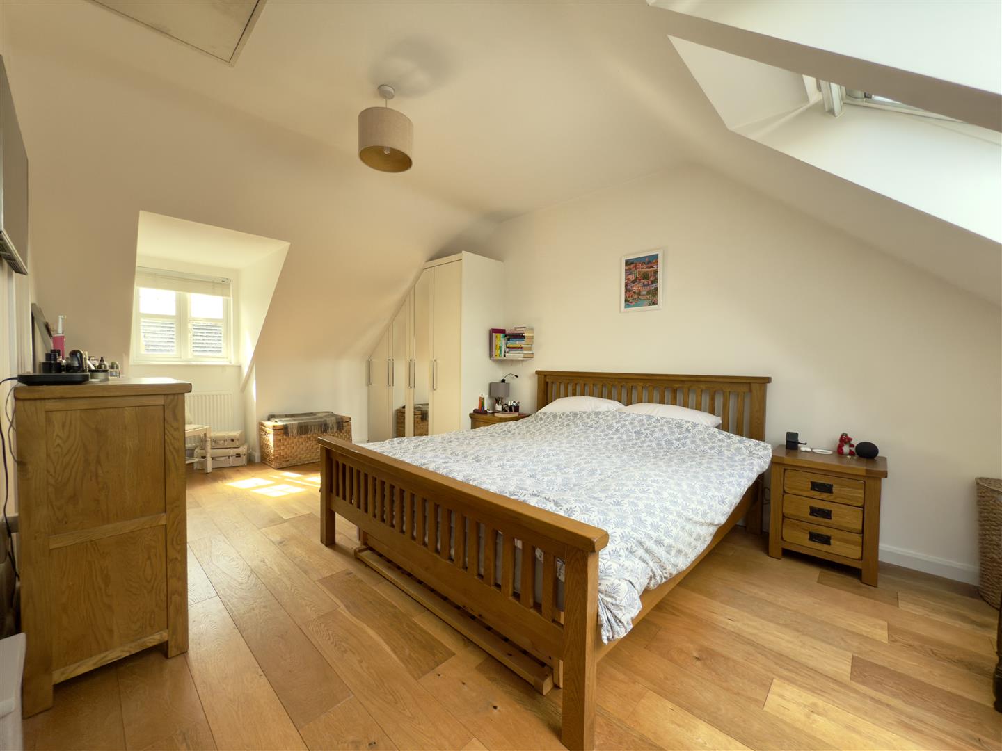 Irons Road, Harlestone Manor