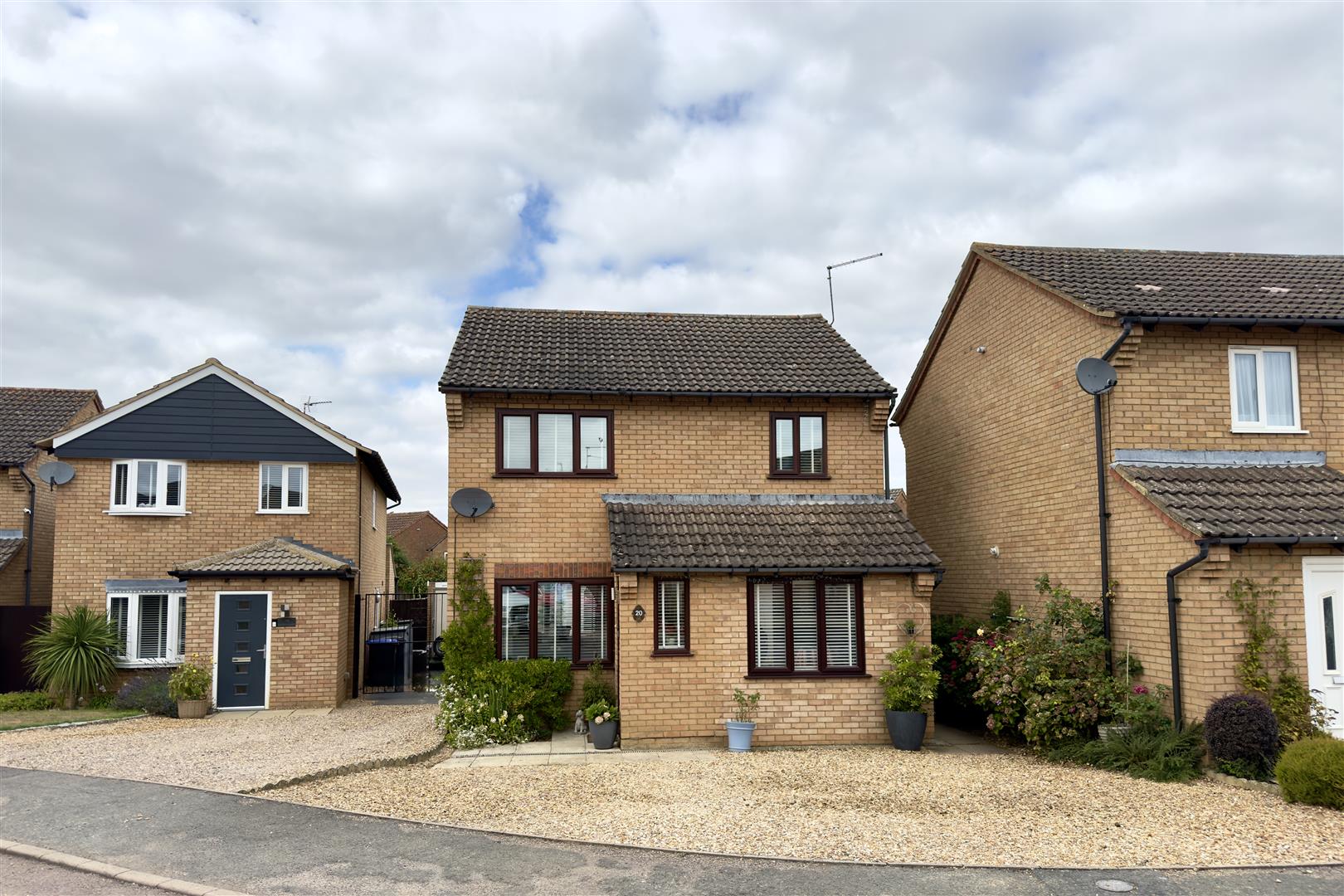 Vienne Close, Duston