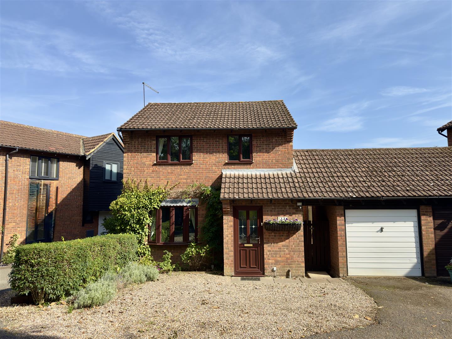 Vienne Close, Duston