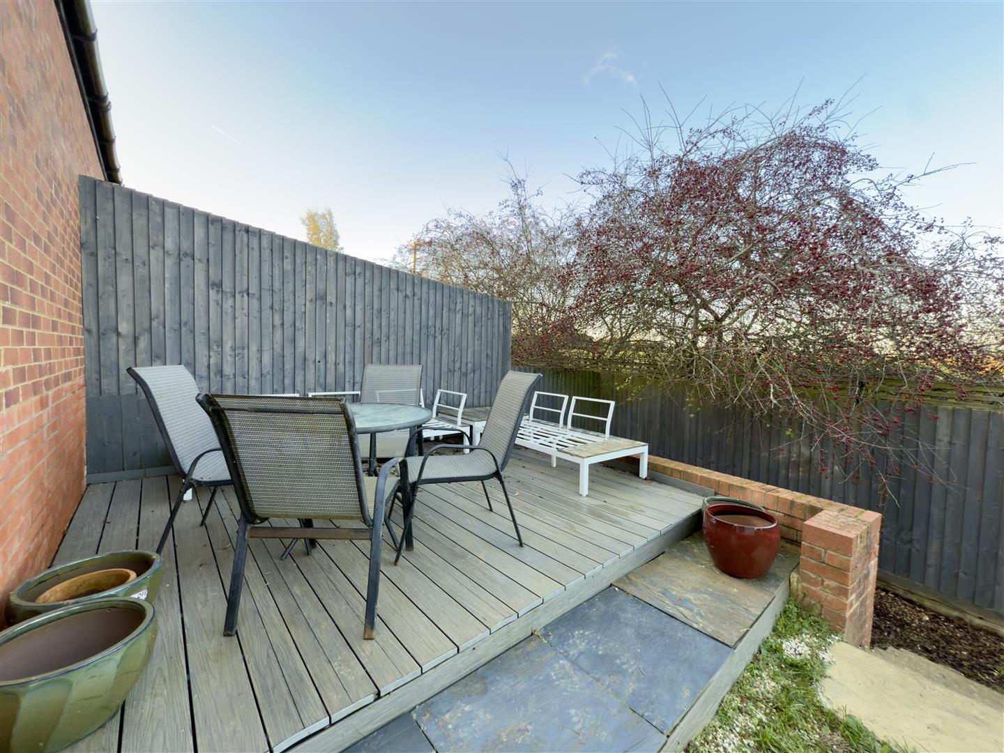 Larbourne Park Road, Flore