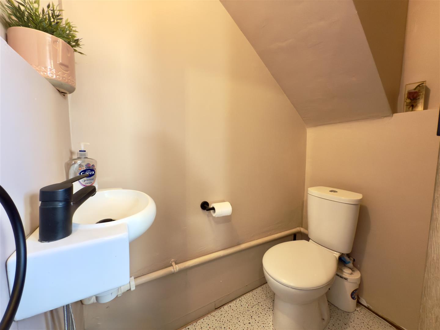 The Scarplands, Duston