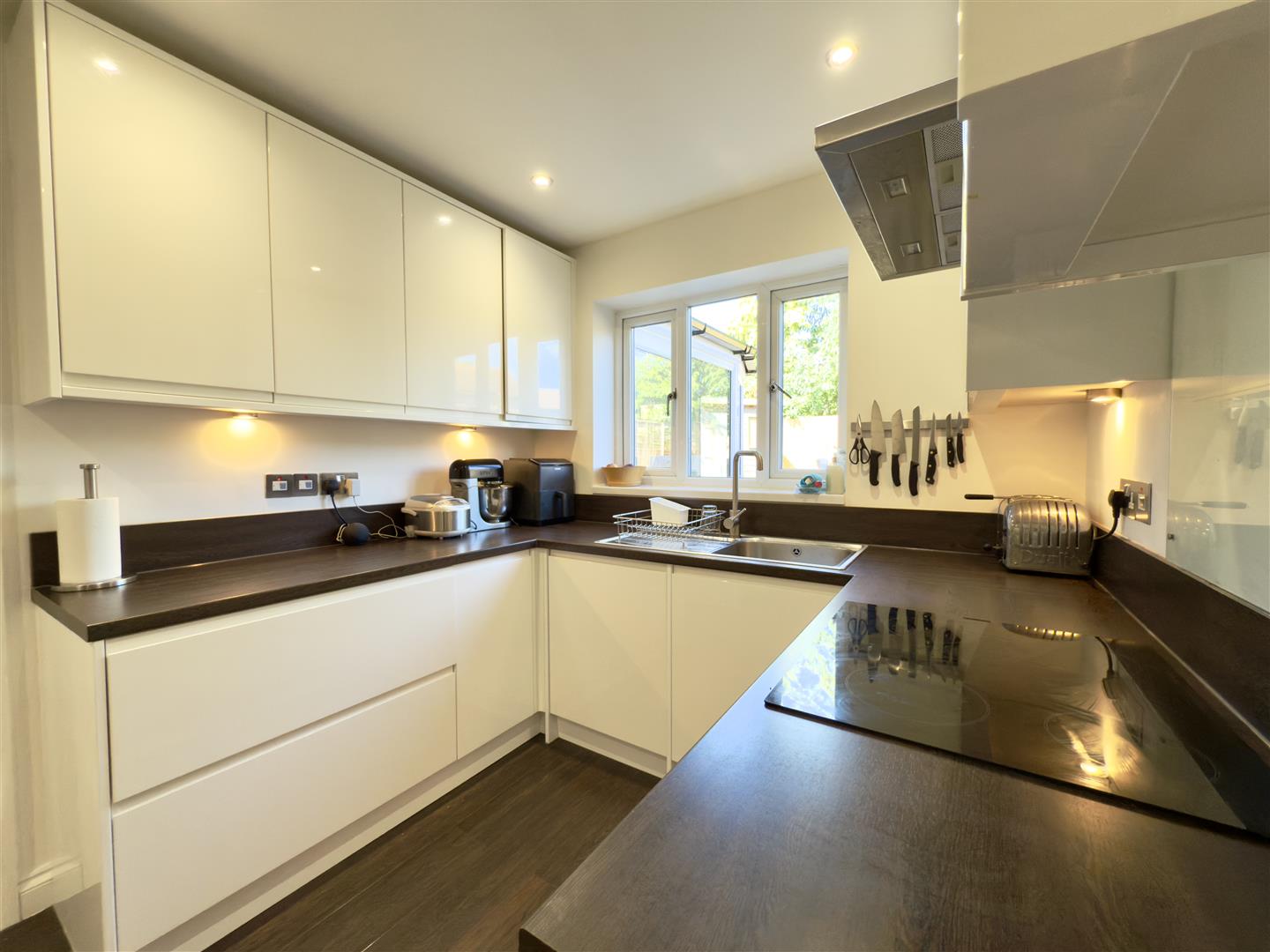 Macon Close, Duston
