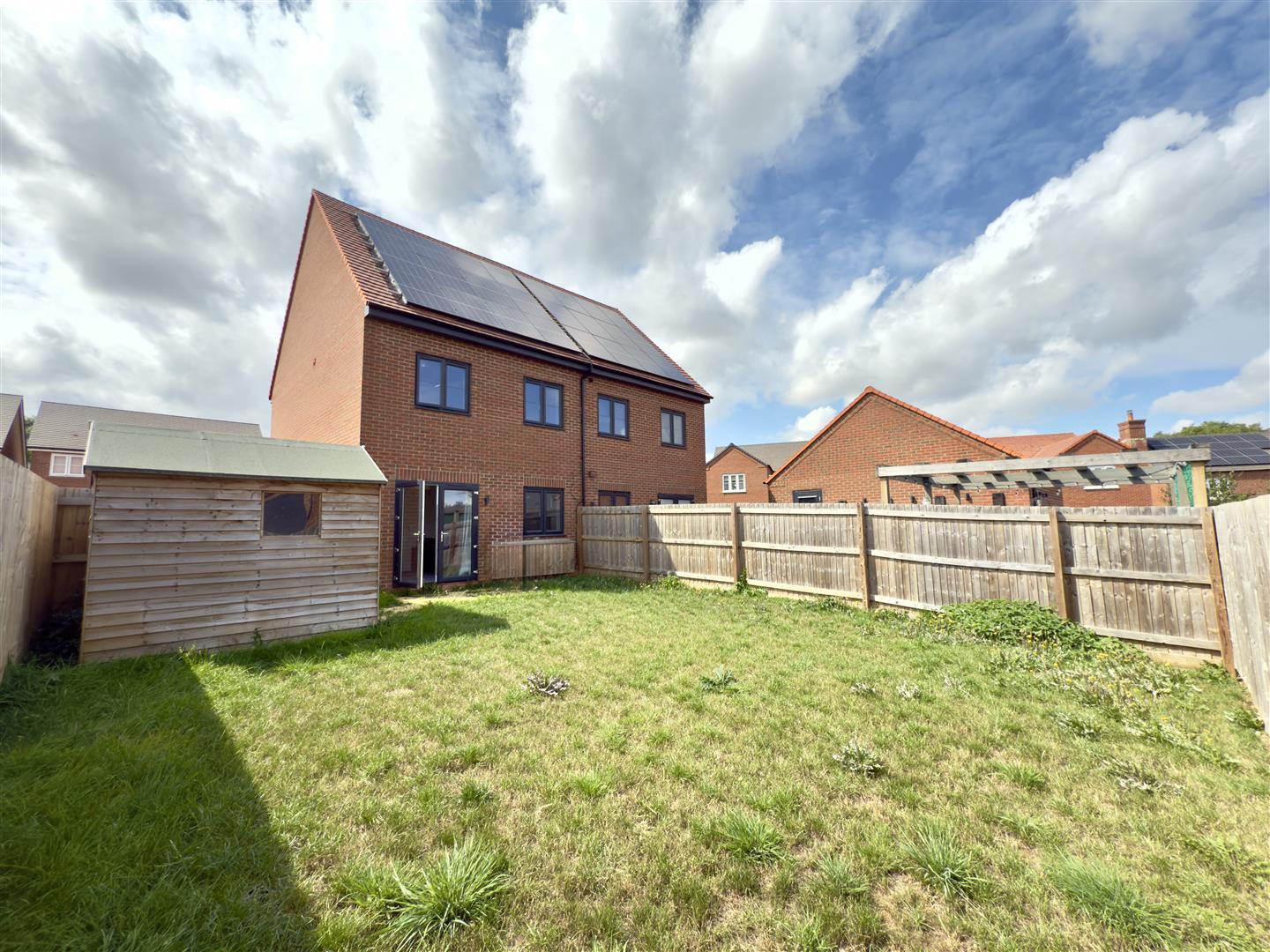 Grand Union Way, Weedon