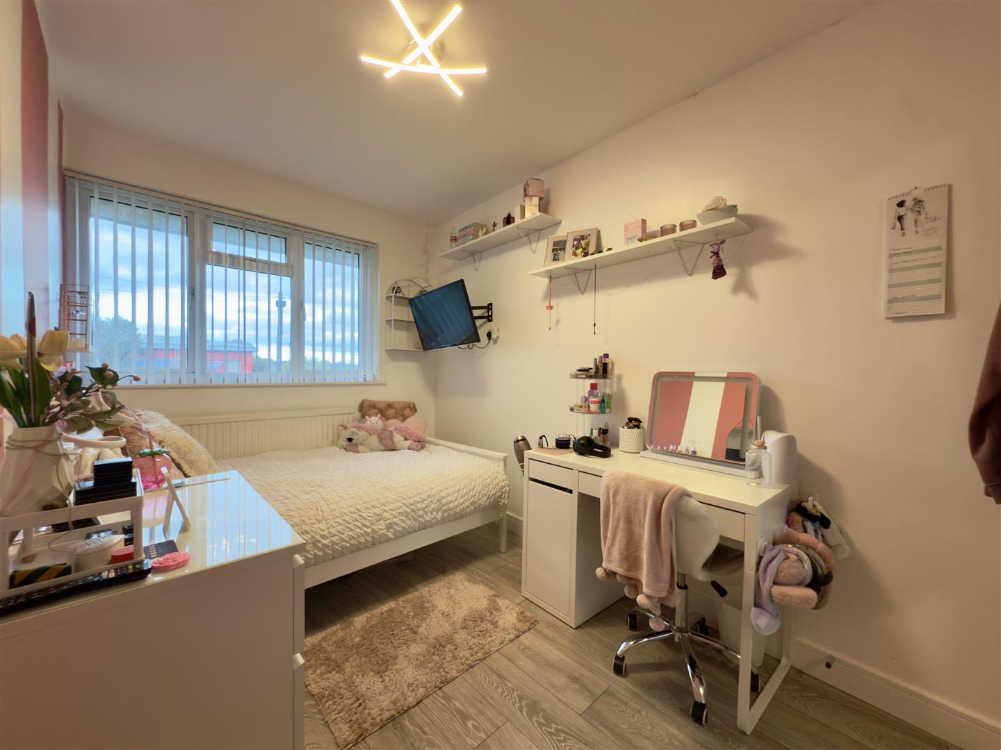 Harlestone Road, Duston