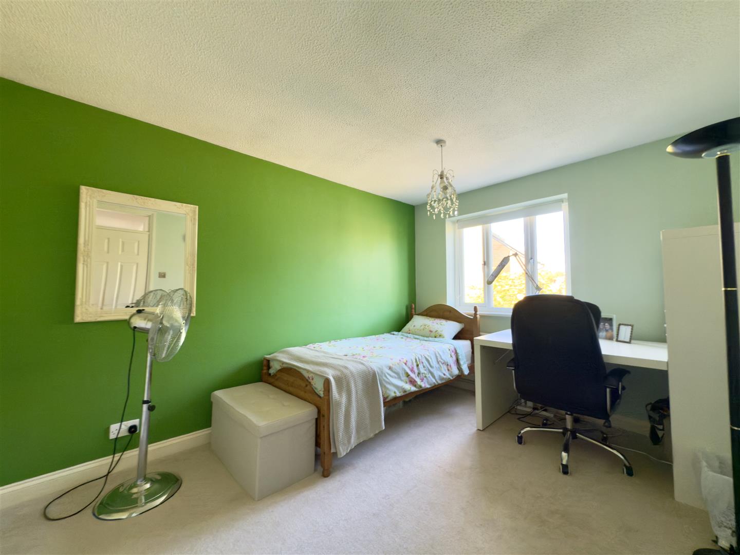 Macon Close, Duston