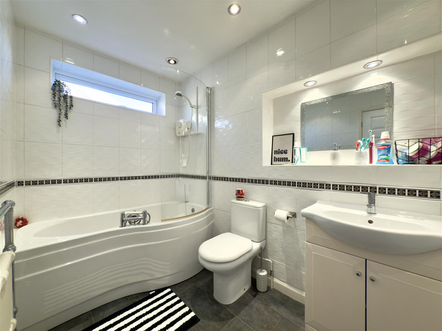 Edgehill Road, Duston