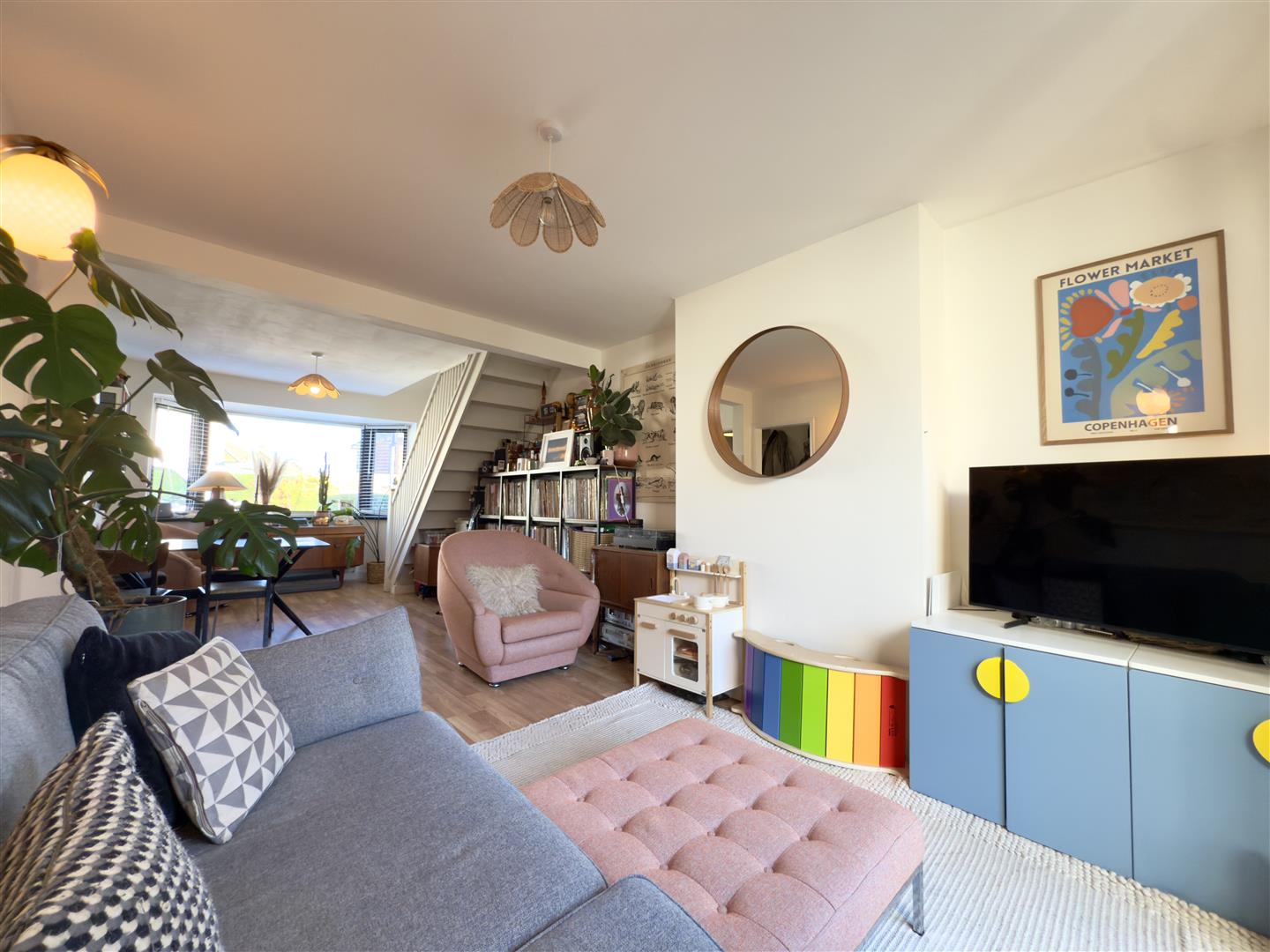 The Scarplands, Duston