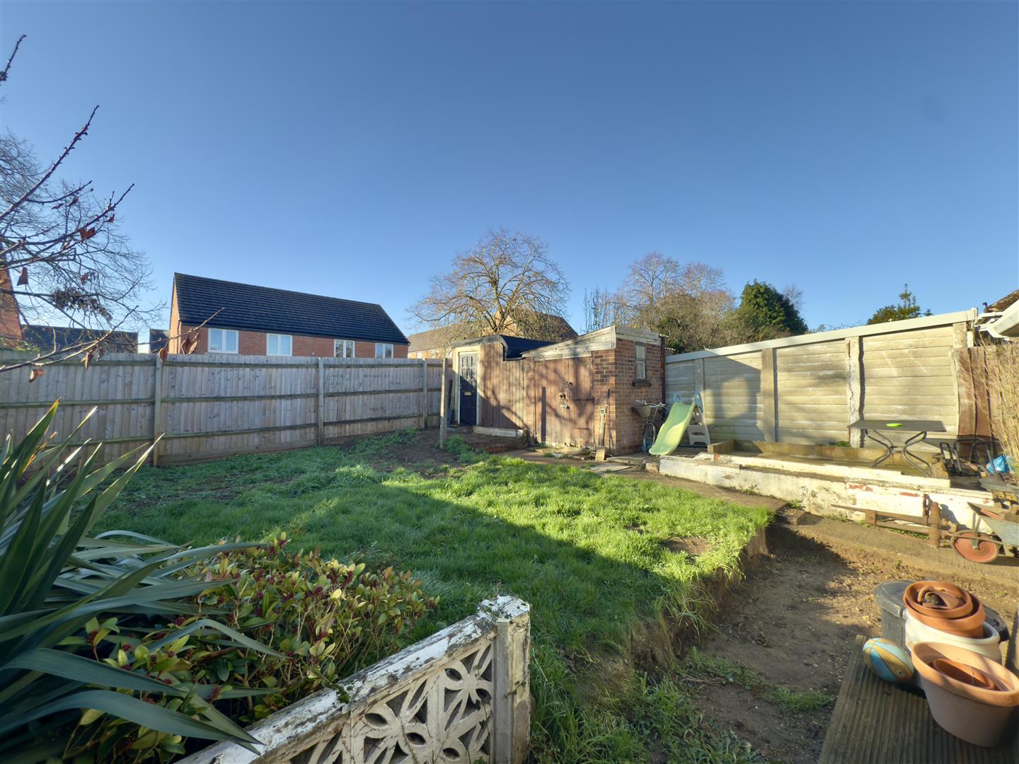 The Scarplands, Duston