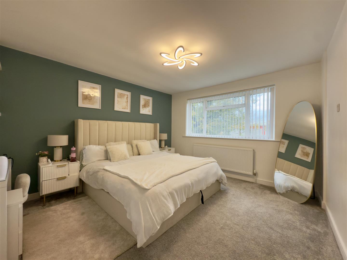 Harlestone Road, Duston