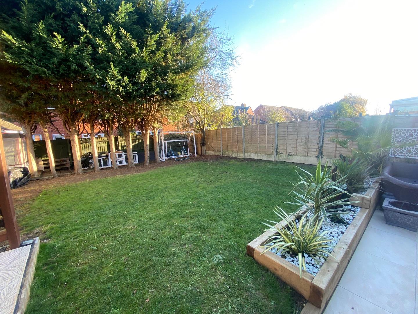 Excelsior Gardens, Duston