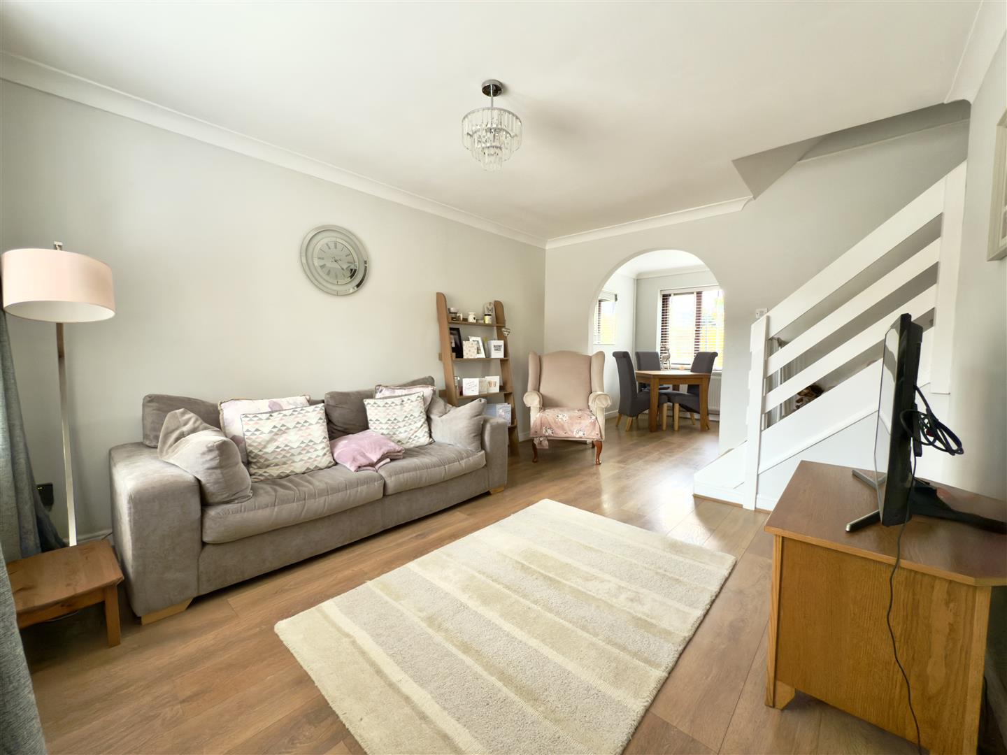 Vienne Close, Duston