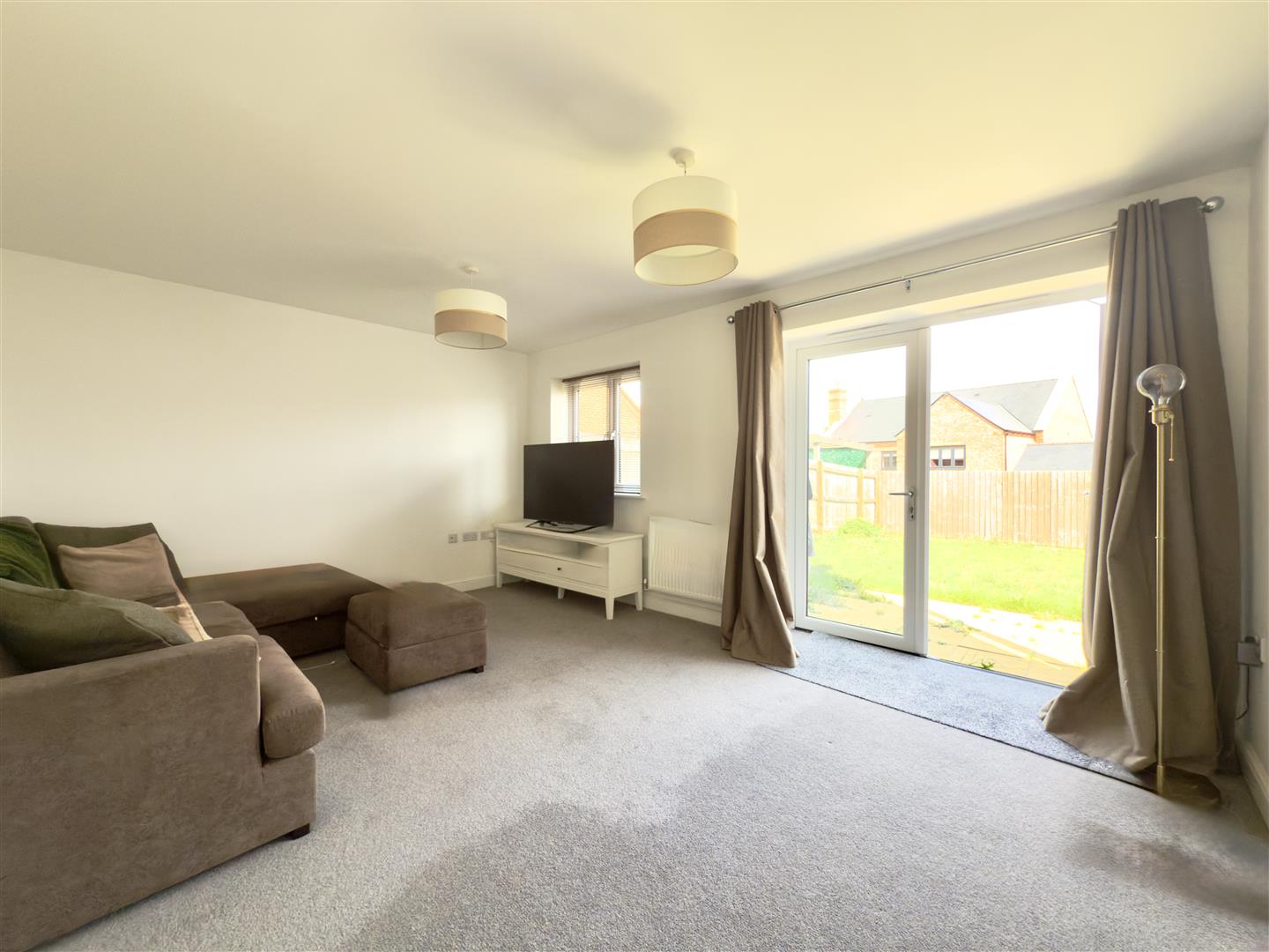 Grand Union Way, Weedon