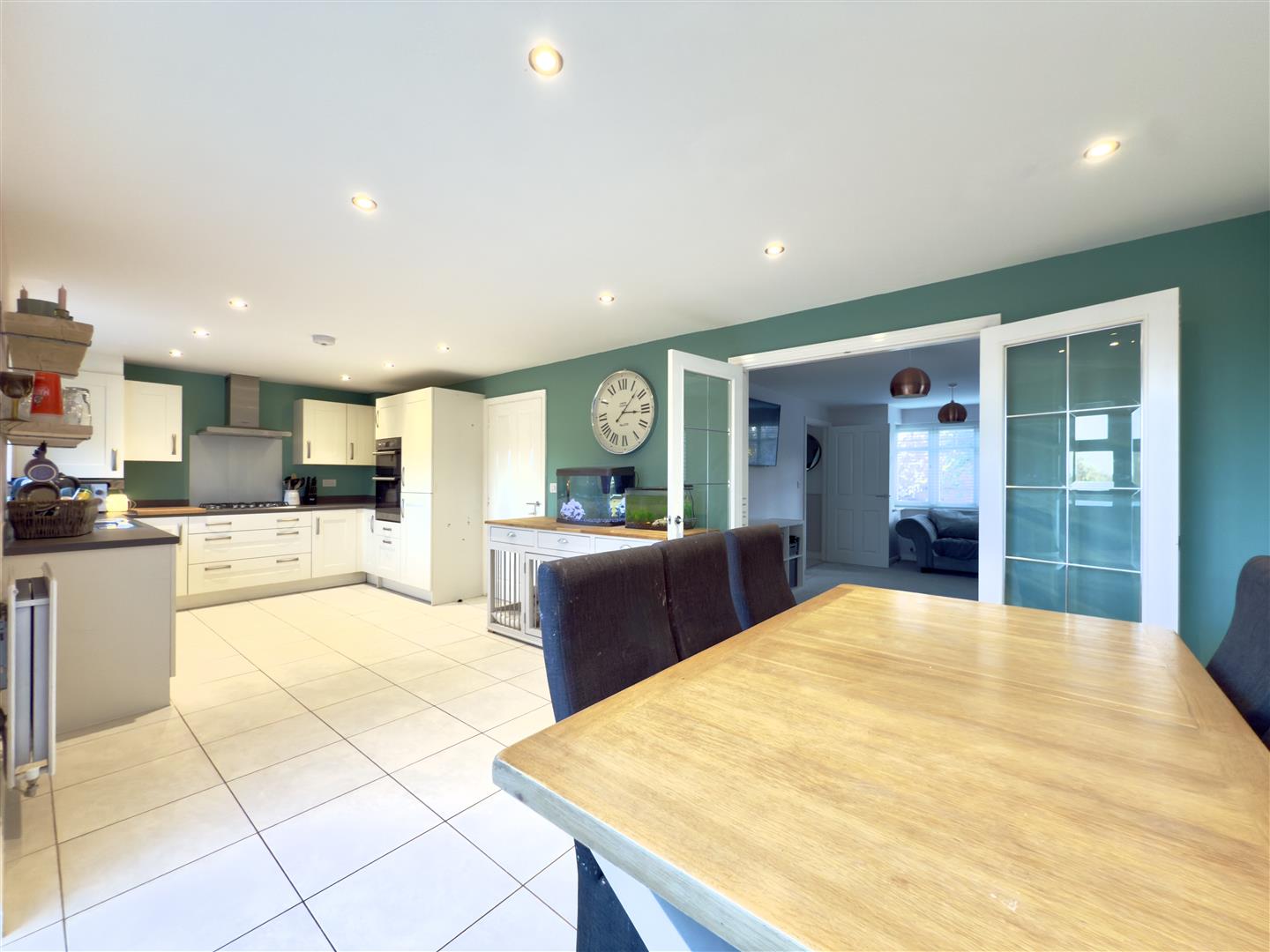 Larbourne Park Road, Flore