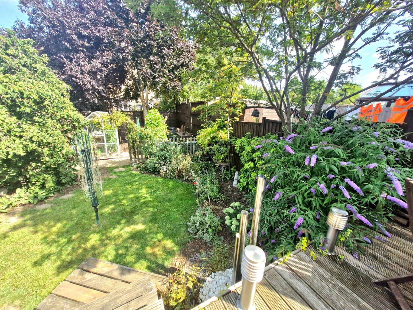 Southfield Avenue, Far Cotton