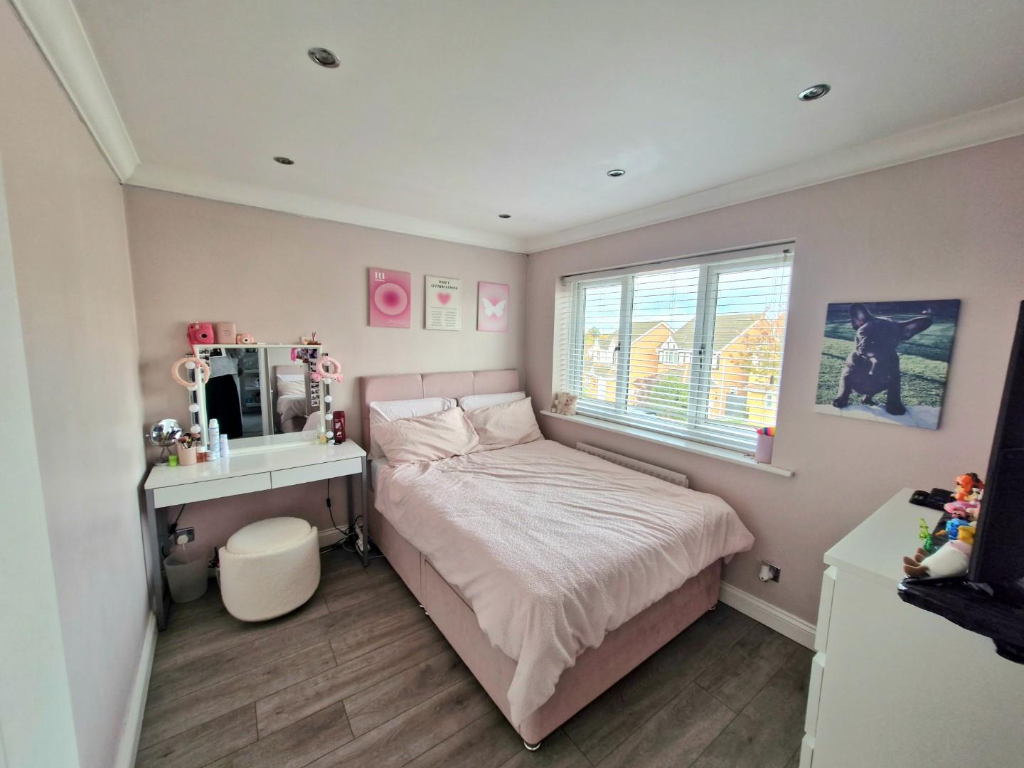 Leah Bank, Sandringham Gardens