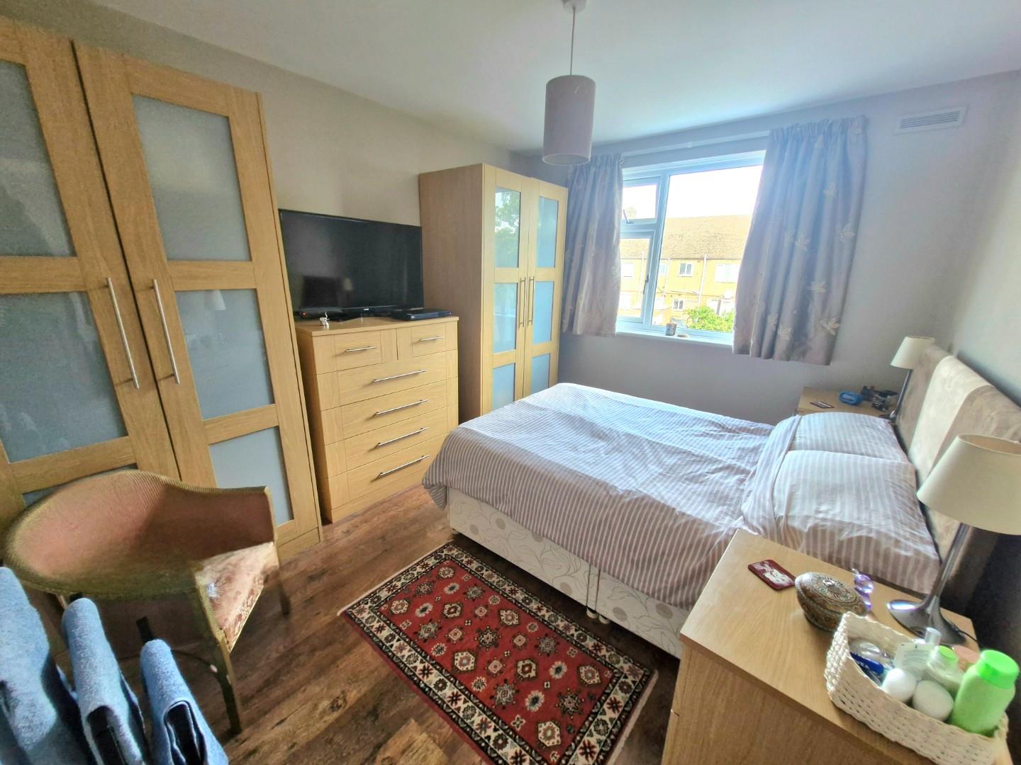 Southfield Avenue, Far Cotton