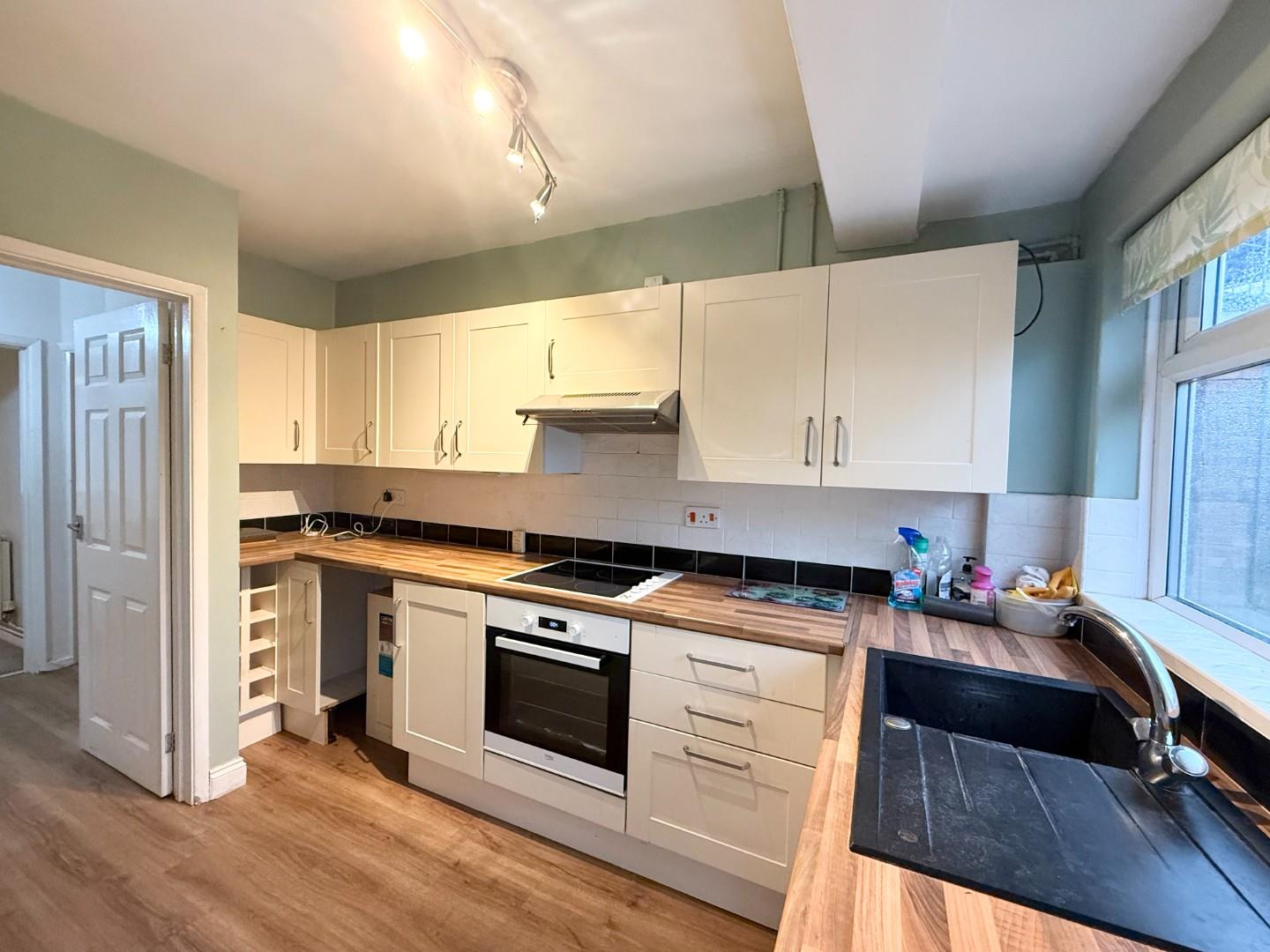 London Road, Delapre