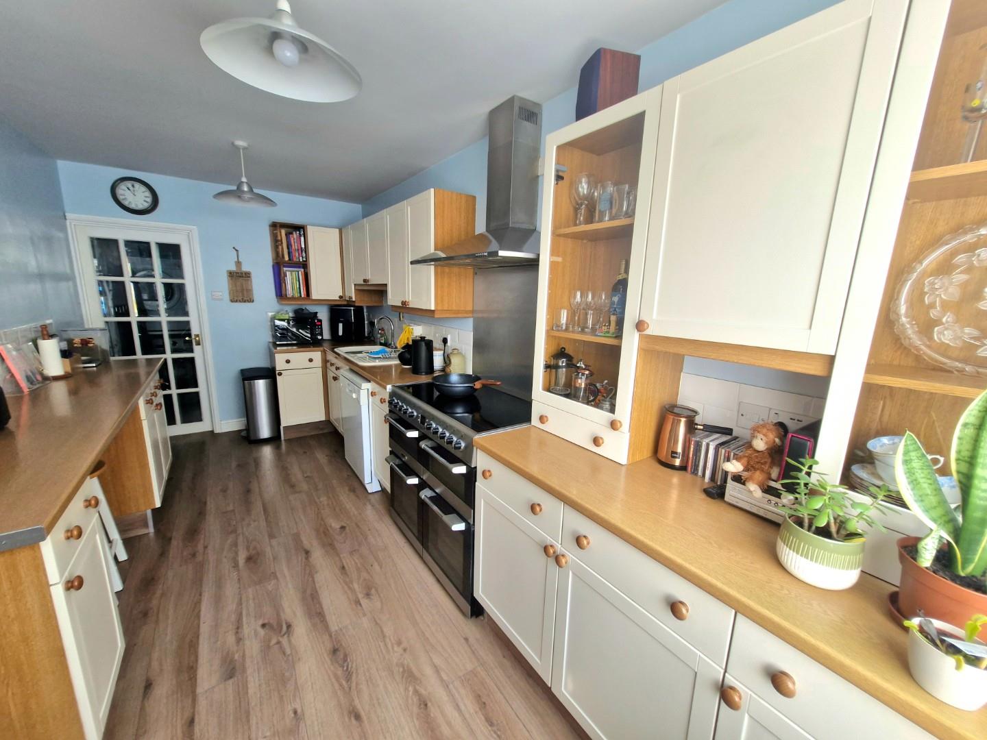 Southfield Avenue, Far Cotton