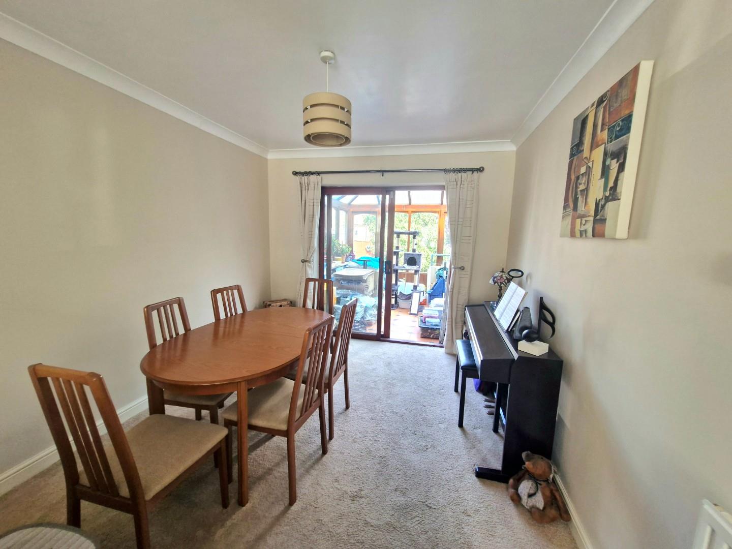 Southfield Avenue, Far Cotton